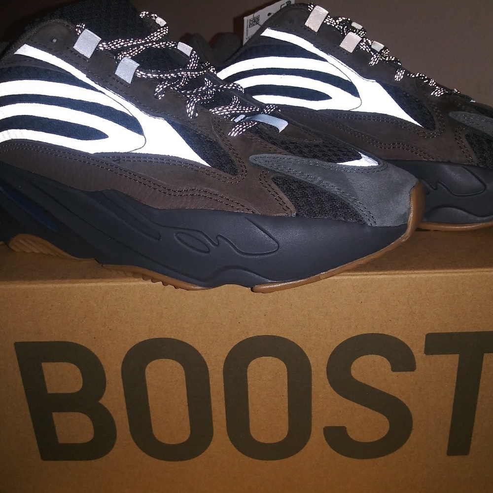 Yeezy boost 700